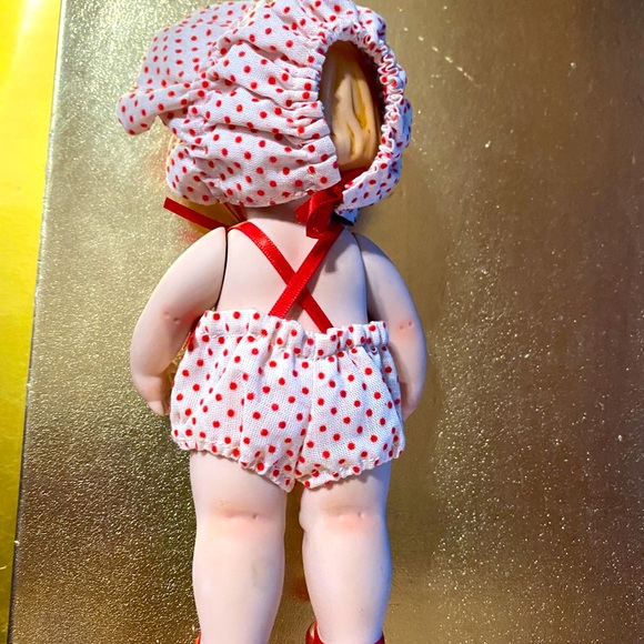 VINTAGE PORCELAIN DOLL WITH MOVEABLE ARMS WEARING WHITE w/RED POLKADOT OUTFIT 6” - Picture 5 of 12